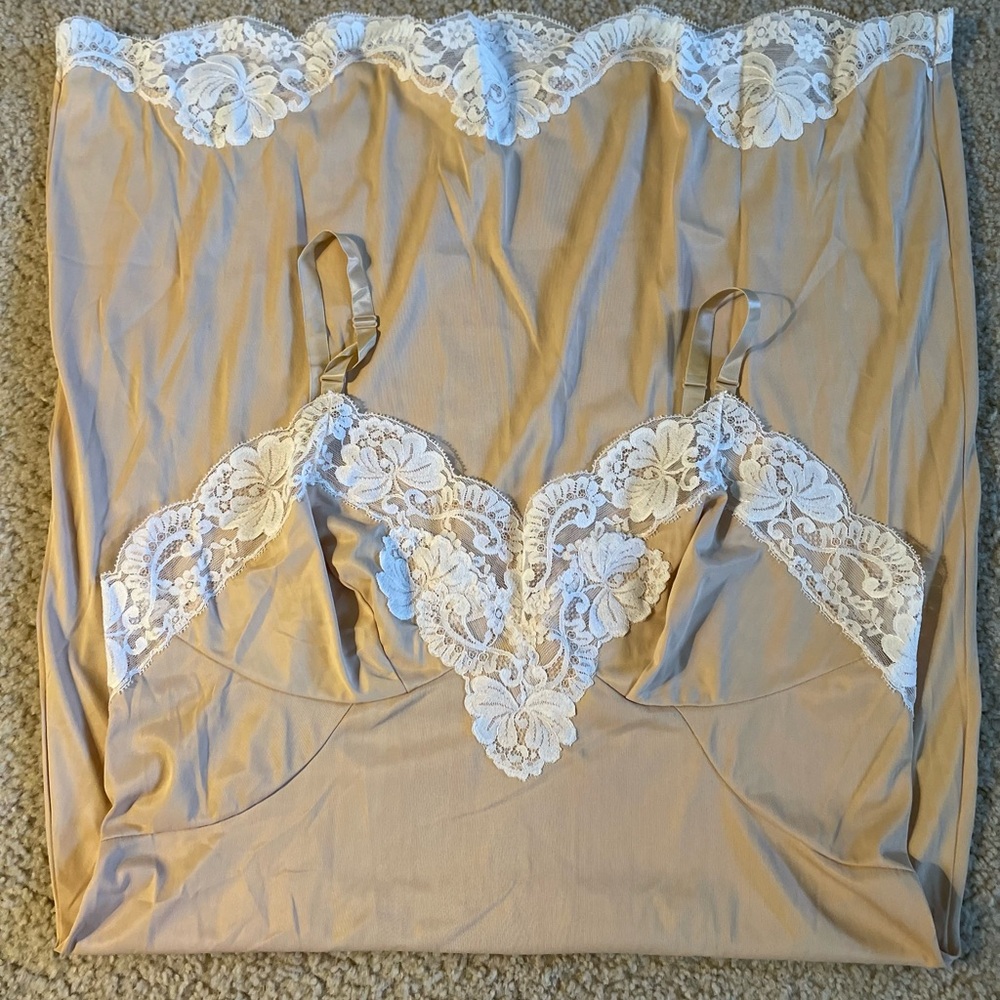 Vintage Sears noncling Elegant Lace Trimmed Gold Nightgown